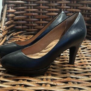 Clarks Indigo Women's Black Leather Comfort Platform
Classic Pump Heels 6